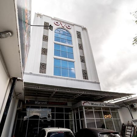 Oyo 291 Medan City Syariah Hotel Exterior foto